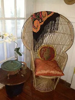*** בית הארחה הילו Hale Kawehi Bnb Guesthouse ארצות הברית