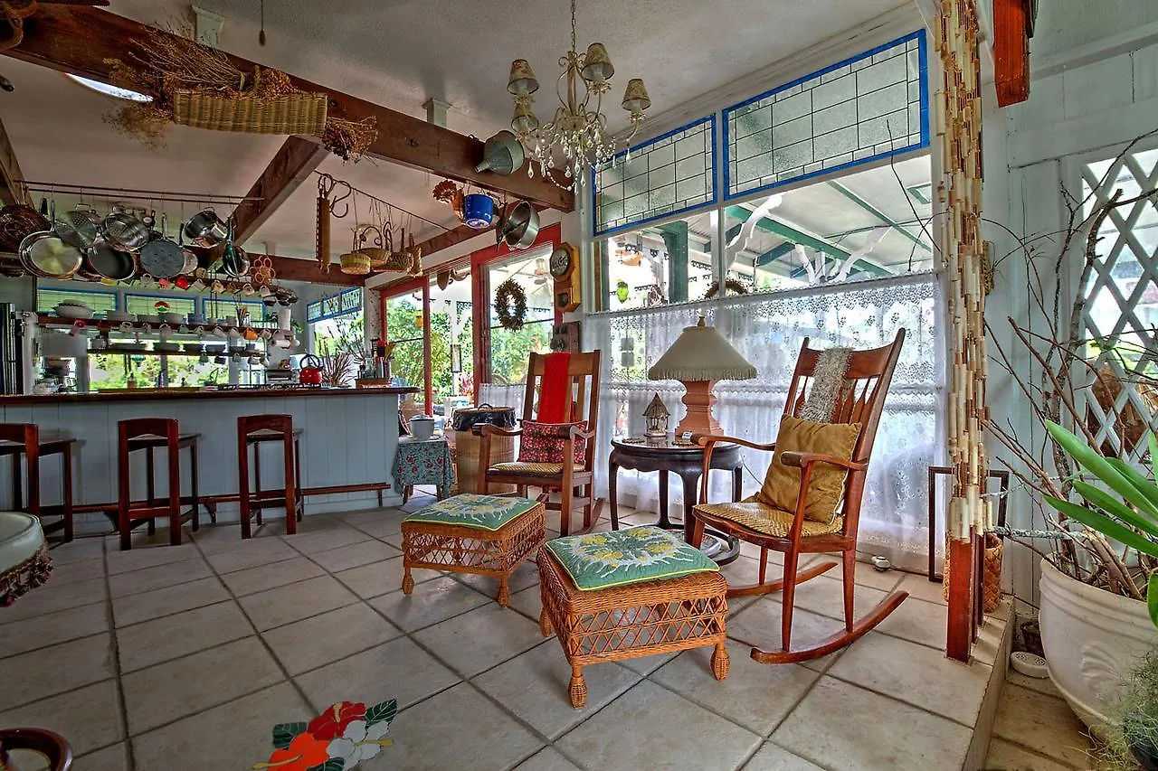 *** בית הארחה הילו Hale Kawehi Bnb Guesthouse ארצות הברית